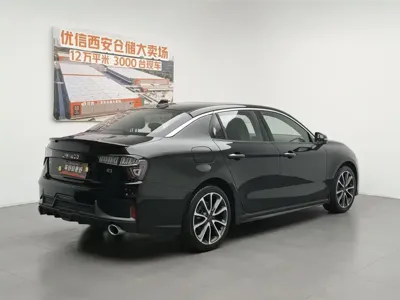 Lynk & Co 03