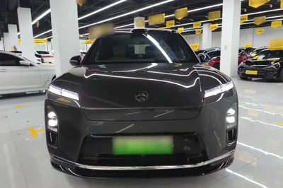 Nio ES8