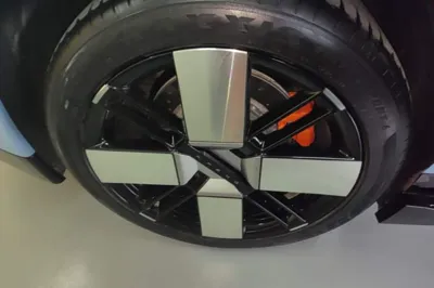Xpeng P7