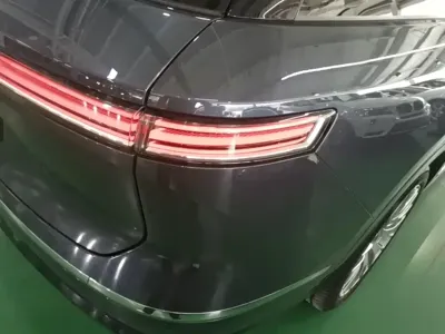 Nio ES8