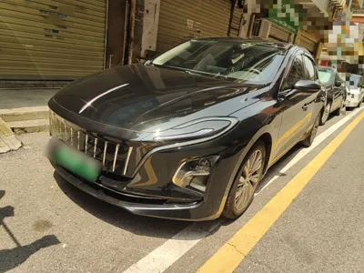 Hongqi E-QM5