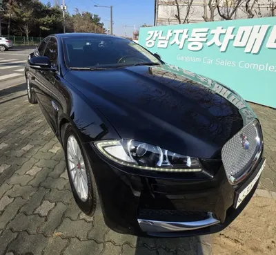 Jaguar XF