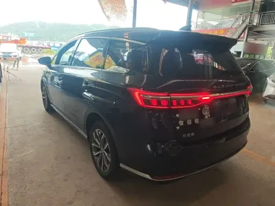 BYD MAX