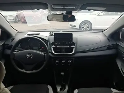 Toyota Yaris L