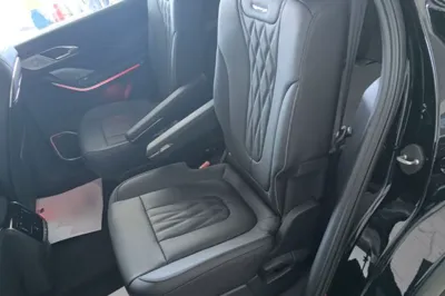 Hongqi HS7 PHEV