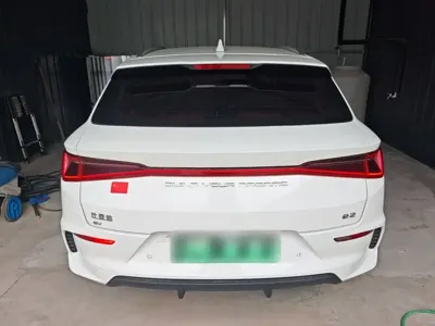 BYD e2