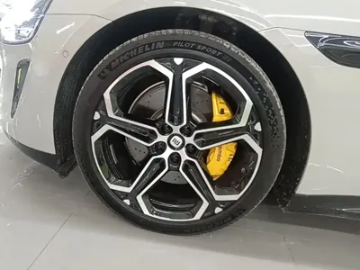 Xiaomi SU7