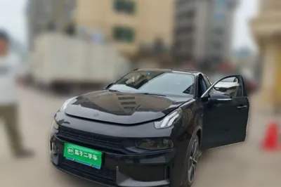 Lynk & Co 03