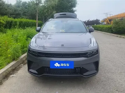 Lynk & Co 06