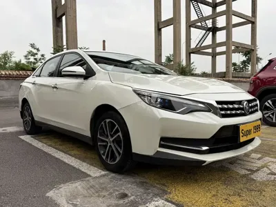Venucia D60