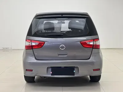 Nissan Livina