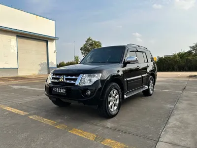 Mitsubishi Pajero (Import)