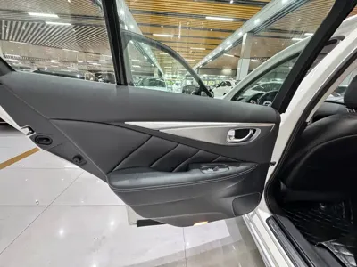 Infiniti Q50L