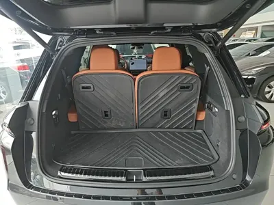 Li Auto Li L8
