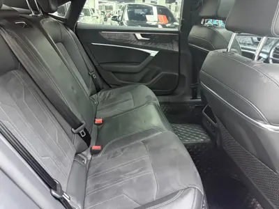 Audi A7L