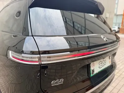 Nio ES8