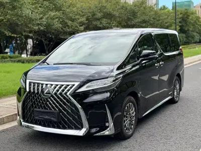 Lexus LM