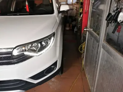 FAW Senya R7