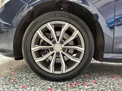 BYD MAX