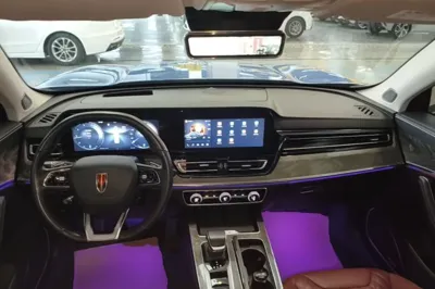 Hongqi HS5