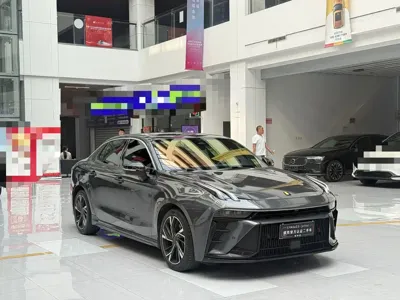 Lynk & Co 03