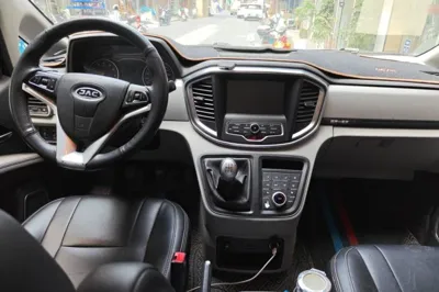 JAC Refine M4