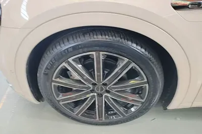 Hima Luxeed R7