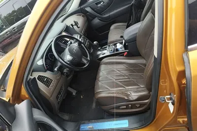Infiniti QX70