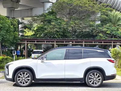 Nio ES8