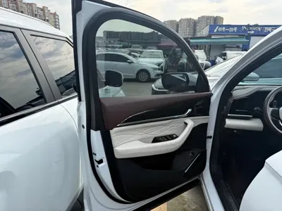 Geely Xingyue L
