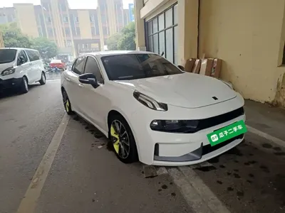 Lynk & Co 03