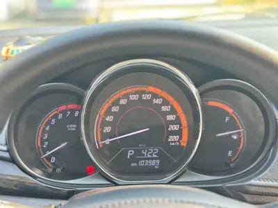 Toyota Yaris L