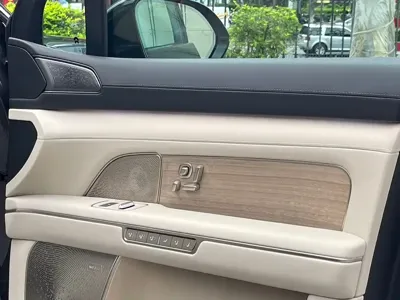 Nio ES8