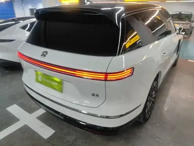 Nio ES8