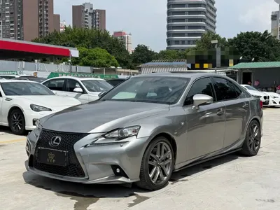 Lexus IS