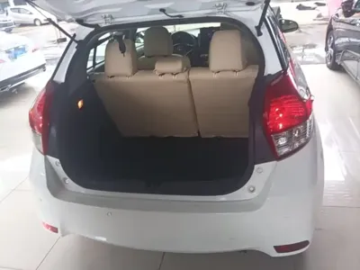 Toyota Yaris L