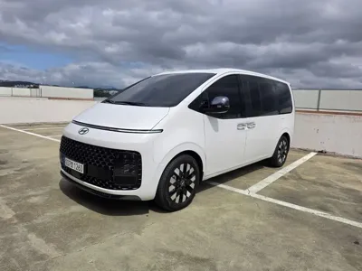 Hyundai Staria