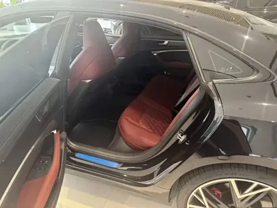 Audi A7L