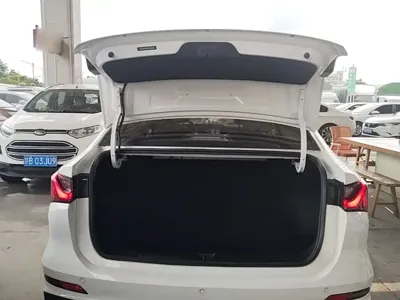 Roewe i5