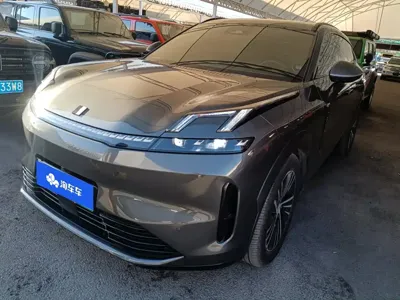 Lynk & Co 08 EM-P