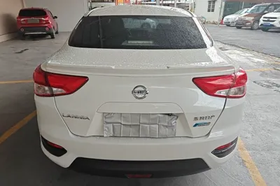 Nissan Lannia
