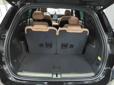 Nio ES8