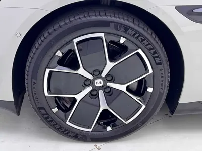 Xiaomi SU7
