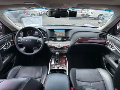 Infiniti Q70