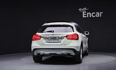 Mercedes-Benz GLA-Class