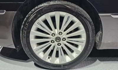 Kia Opirus