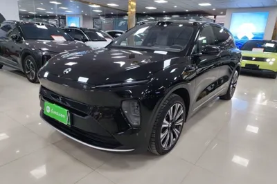 Nio ES8