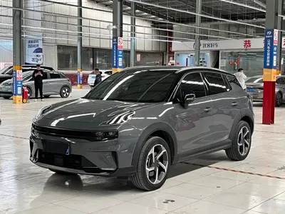 Lynk & Co 06