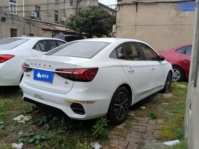 Roewe i5
