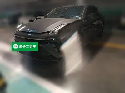 Lynk & Co 03